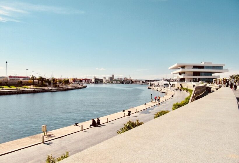 هتل The Valentia Corretgería