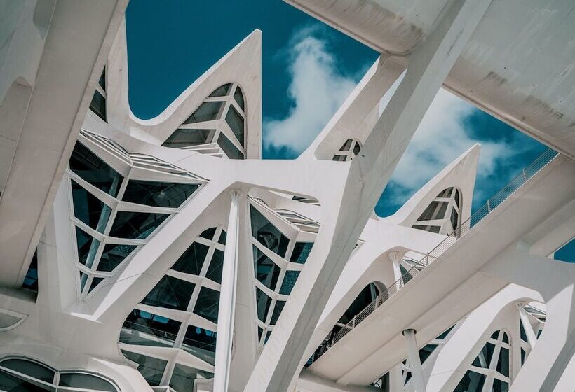 هتل The Valentia Corretgería