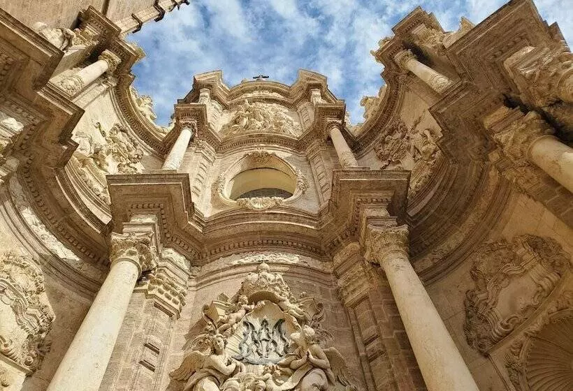 هتل The Valentia Corretgería