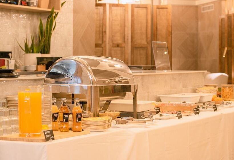 هتل The Valentia Corretgería