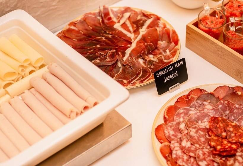 هتل The Valentia Corretgería