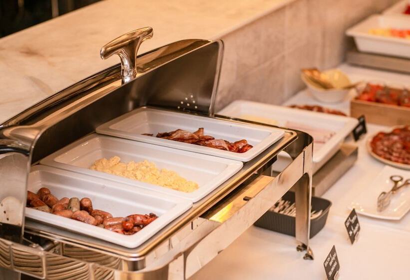 هتل The Valentia Corretgería