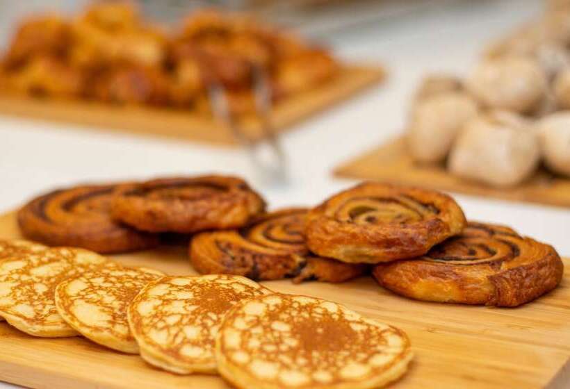 هتل The Valentia Corretgería