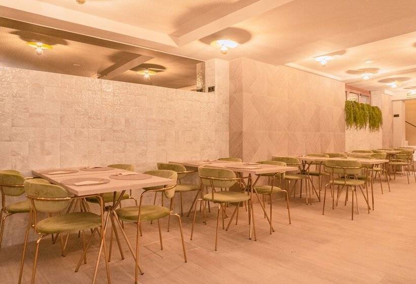 هتل The Valentia Corretgería