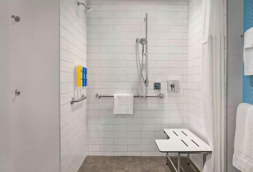 Hotelli Tru By Hilton Toronto Airport West