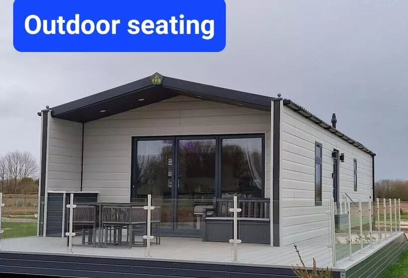 Hotelli Waterside Lodge   Dog Friendly, Sutton On Sea