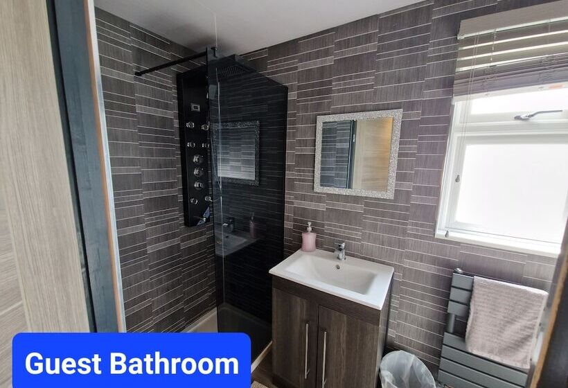 호텔 Waterside Lodge Dog Friendly, Sutton On Sea