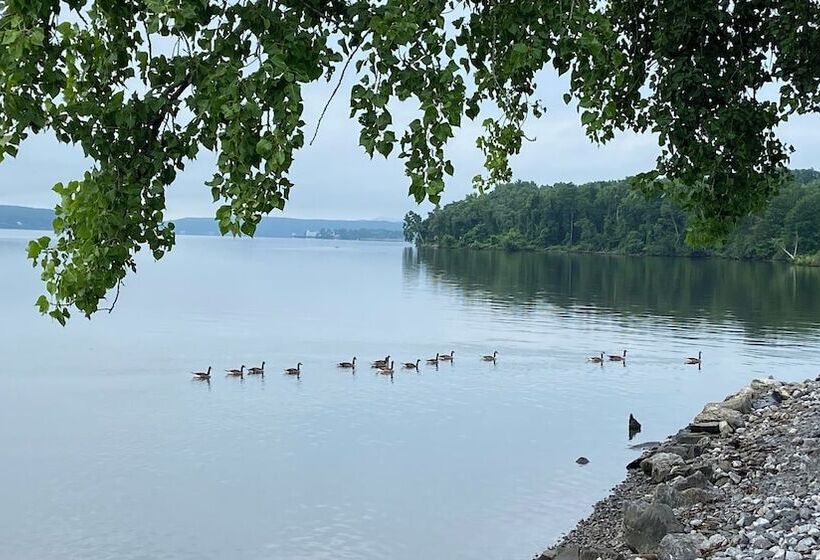 Hudson Valley 9w Motel