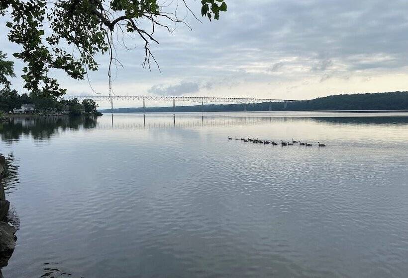 Hudson Valley 9w Motel