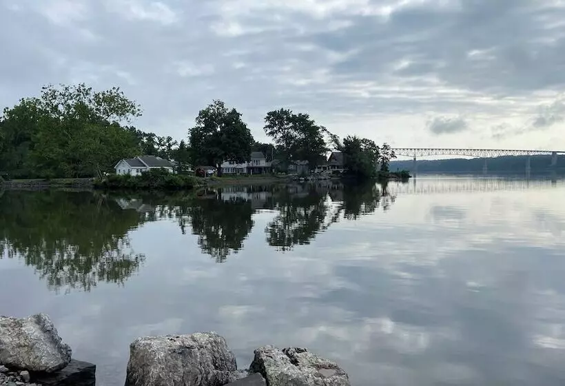 Hudson Valley 9w Motel