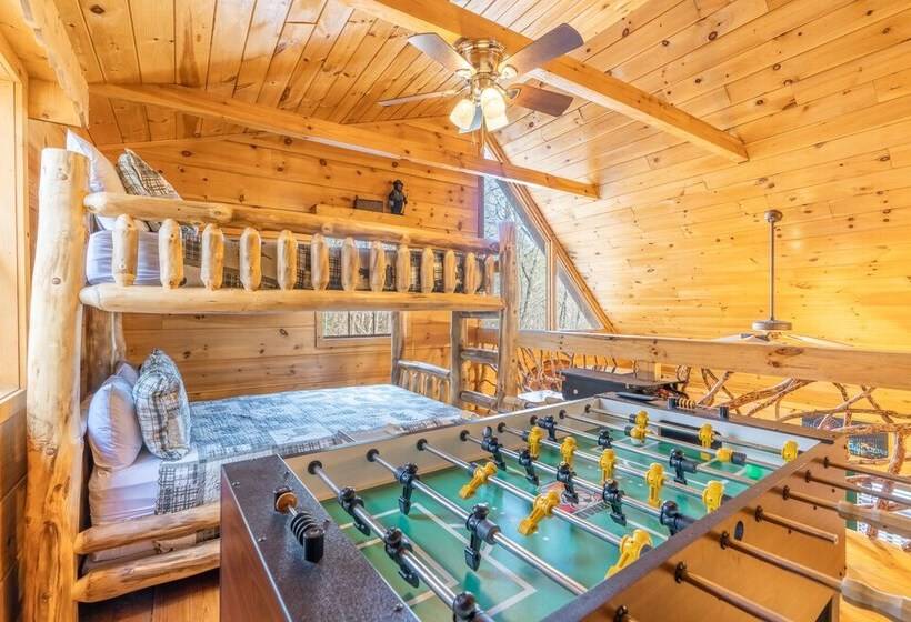 Moonshine Ridge Cabin With Hot Tub And Fire Pit