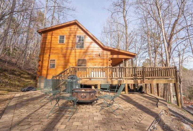 Moonshine Ridge Cabin With Hot Tub And Fire Pit