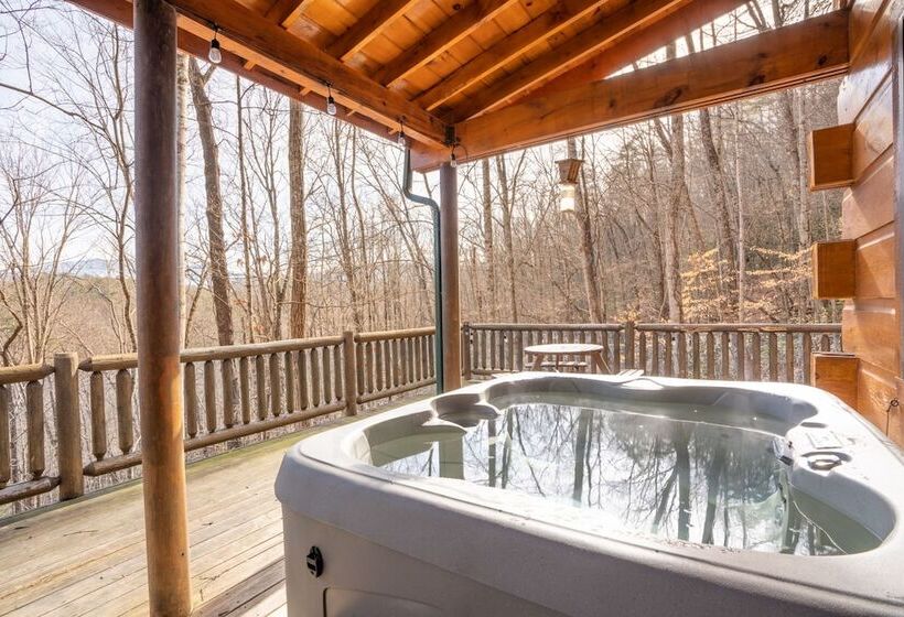Moonshine Ridge Cabin With Hot Tub And Fire Pit