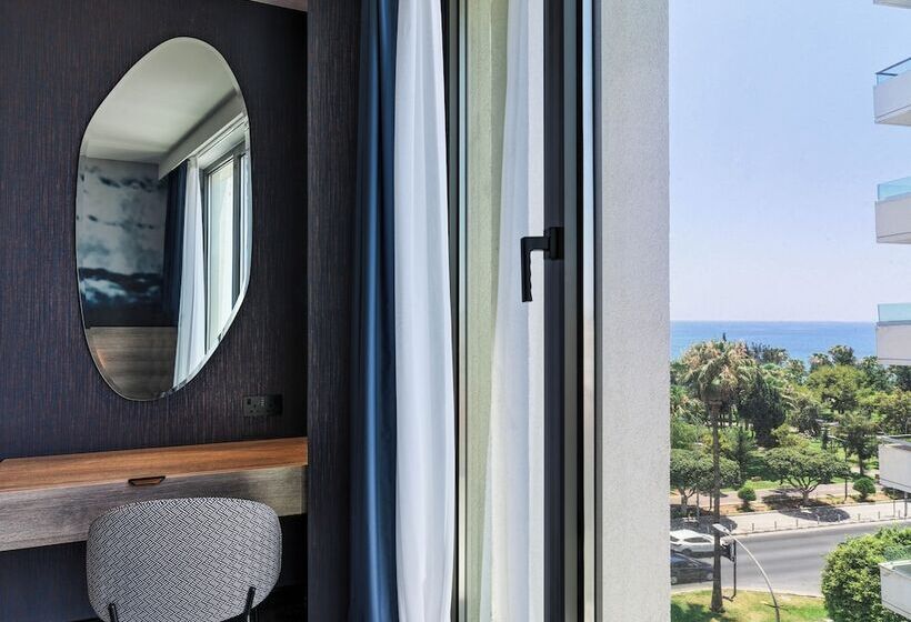 Nyx Hotel Limassol By Leonardo Hotels