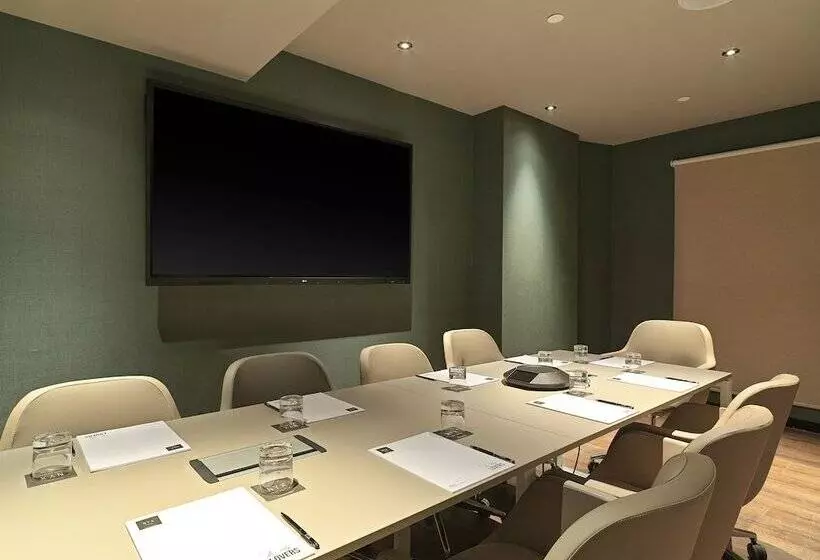 Nyx Hotel Limassol By Leonardo Hotels