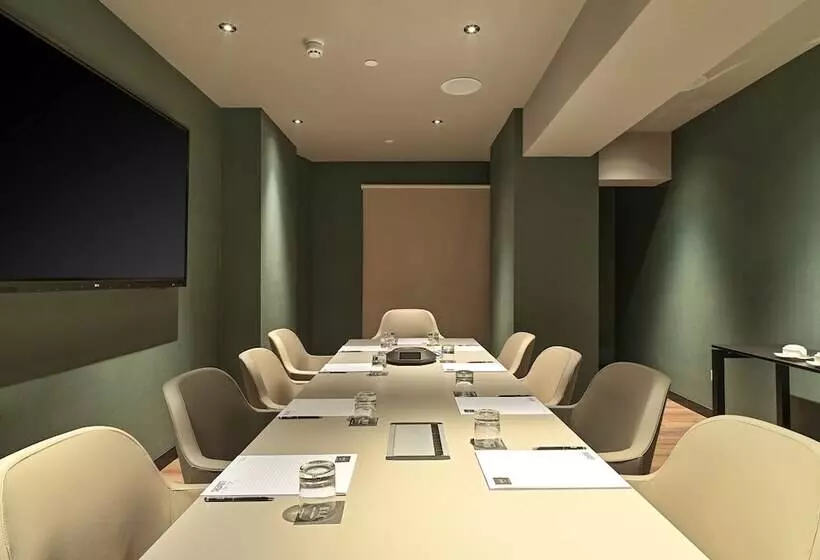 Nyx Hotel Limassol By Leonardo Hotels