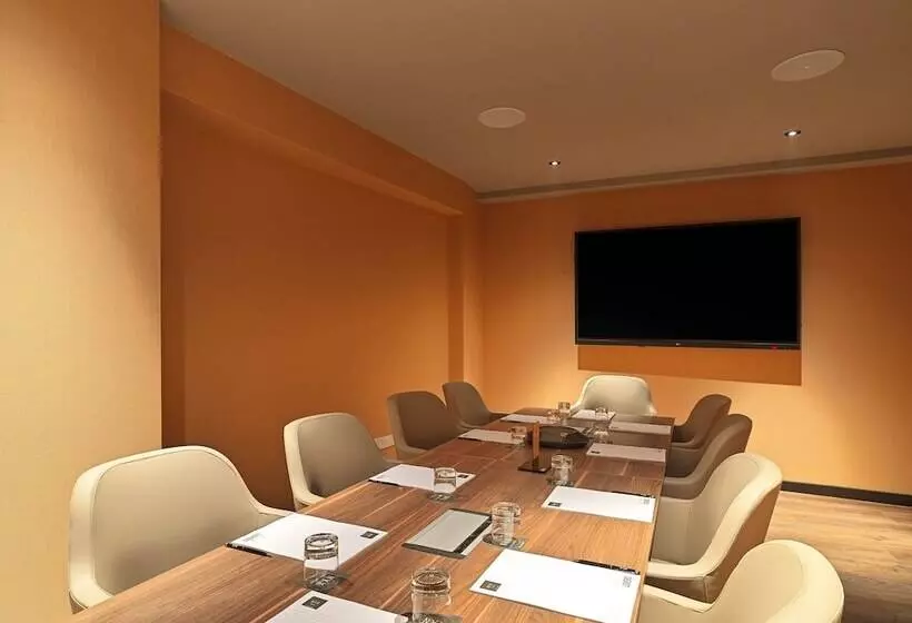 Nyx Hotel Limassol By Leonardo Hotels