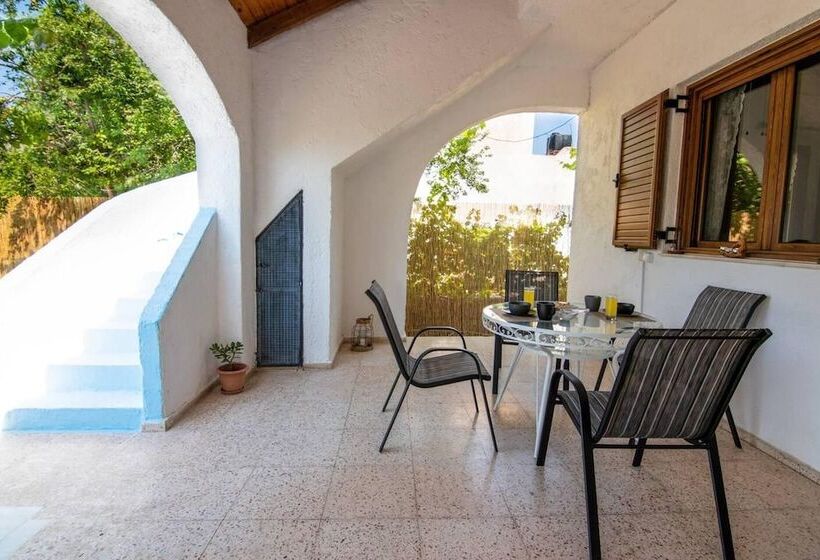 レジデンス Avdou Village House With Pool