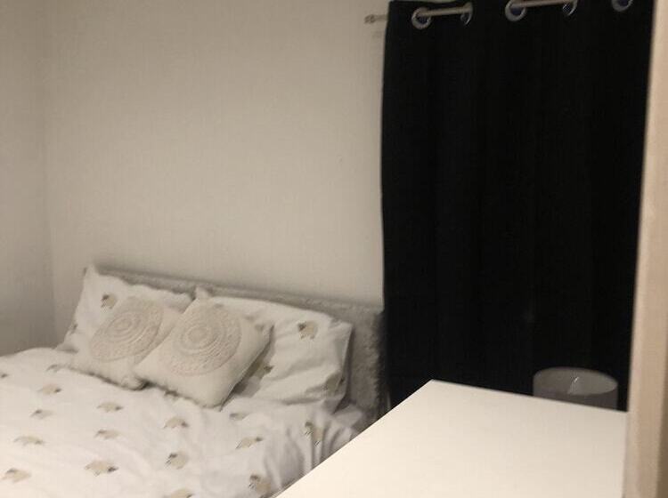 إقامة Captivating 1 Bed Apartment In Southampton