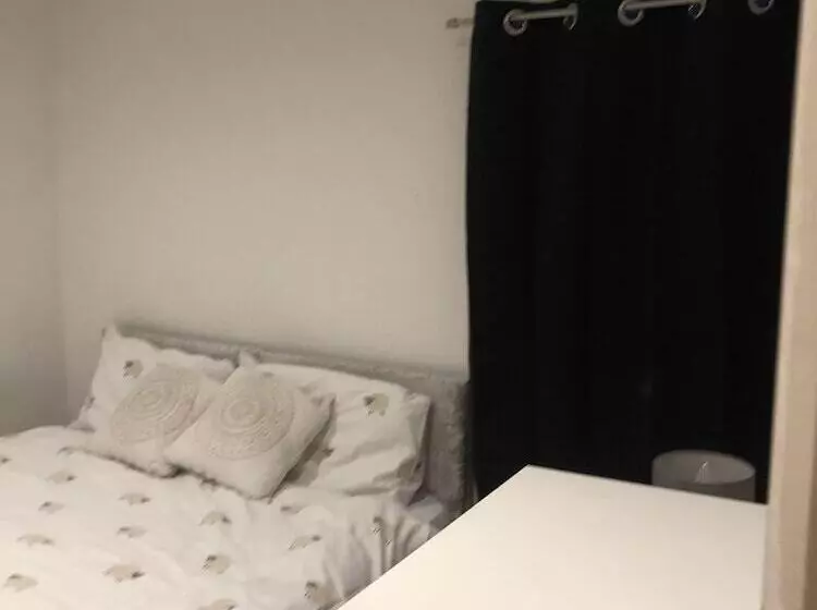 דירת נופש Captivating 1 Bed Apartment In Southampton