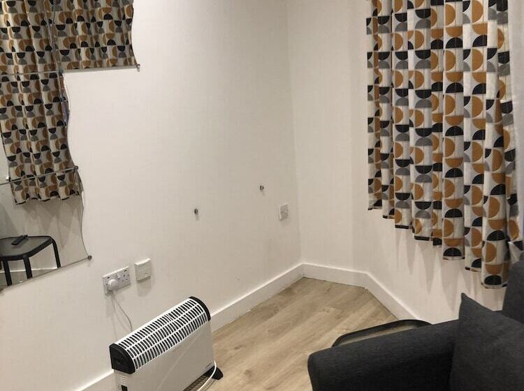 إقامة Captivating 1 Bed Apartment In Southampton