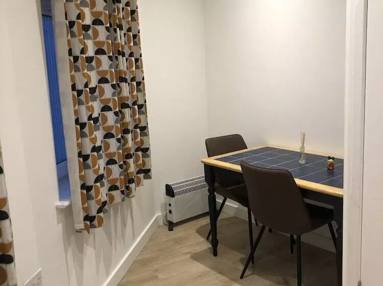 דירת נופש Captivating 1 Bed Apartment In Southampton