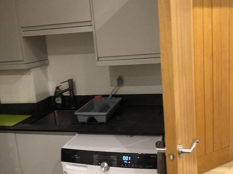 إقامة Captivating 1 Bed Apartment In Southampton