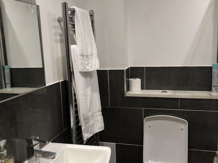 إقامة Captivating 1 Bed Apartment In Southampton