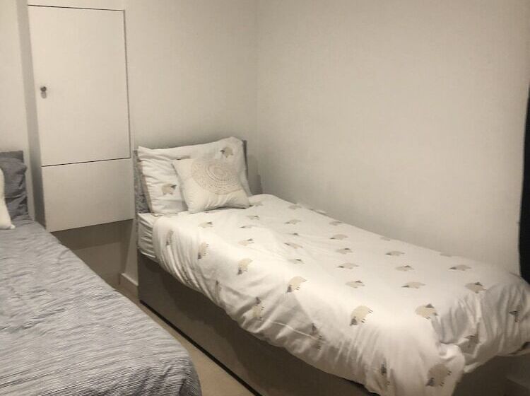 إقامة Captivating 1 Bed Apartment In Southampton