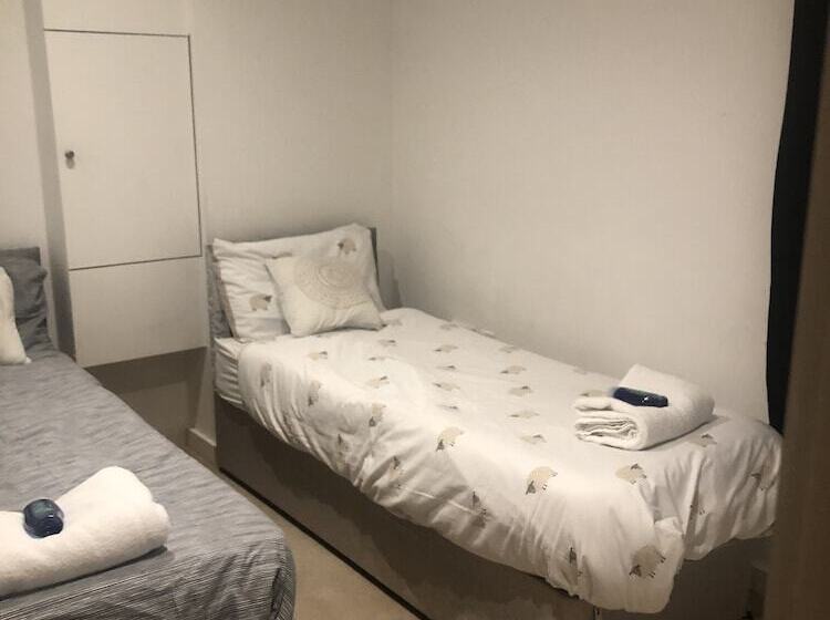 إقامة Captivating 1 Bed Apartment In Southampton