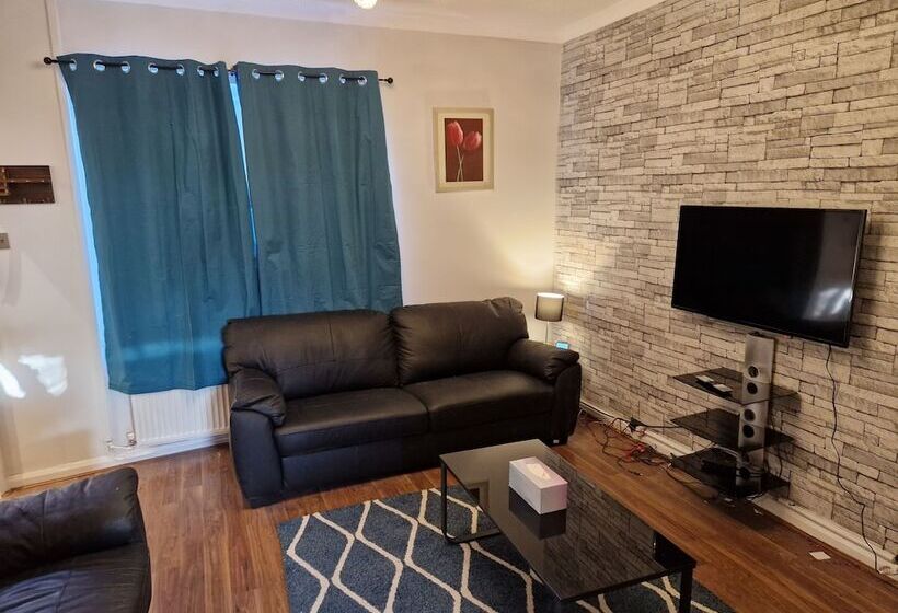 إقامة Chester Le Street S Diamond 3 Bed House