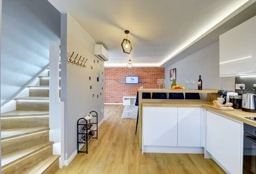 إقامة Modern 2br House & Private Parking & Kid Friendly