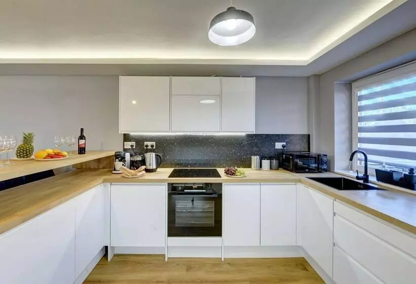 レジデンス Modern 2br House & Private Parking & Kid Friendly