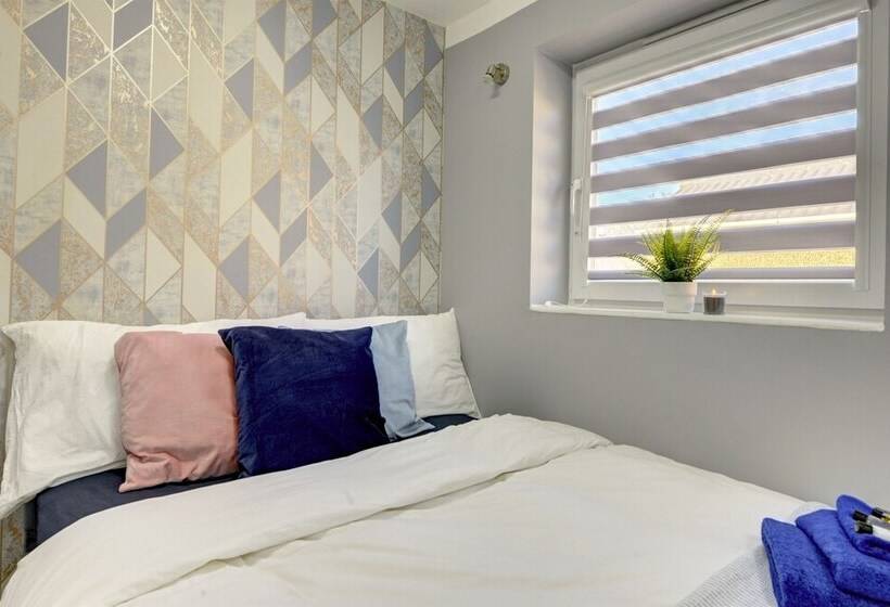 إقامة Modern 2br House & Private Parking & Kid Friendly