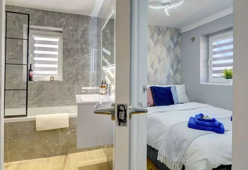 レジデンス Modern 2br House & Private Parking & Kid Friendly