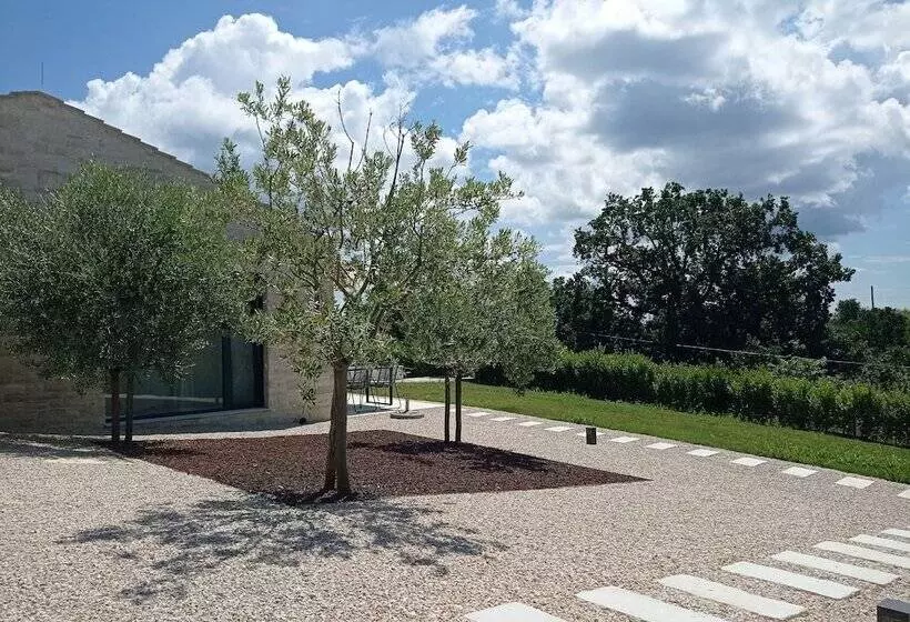 レジデンス Remarkable 2 Bed House In Zrenj