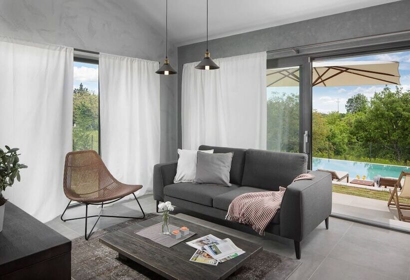 레지던스 Remarkable 2 Bed House In Zrenj