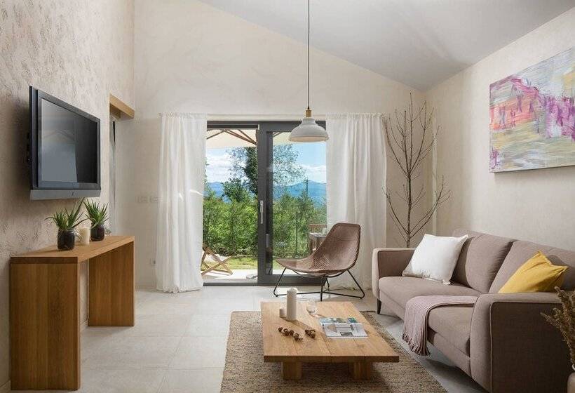 레지던스 Remarkable 2 Bed House In Zrenj