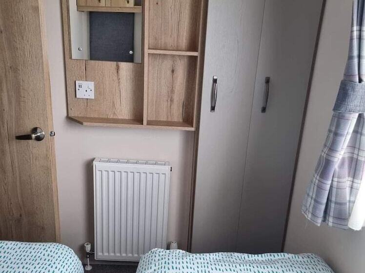 Stunning 2 Bed Caravan In Prestatyn Dog Friendly