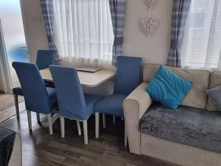 Stunning 2 Bed Caravan In Prestatyn Dog Friendly