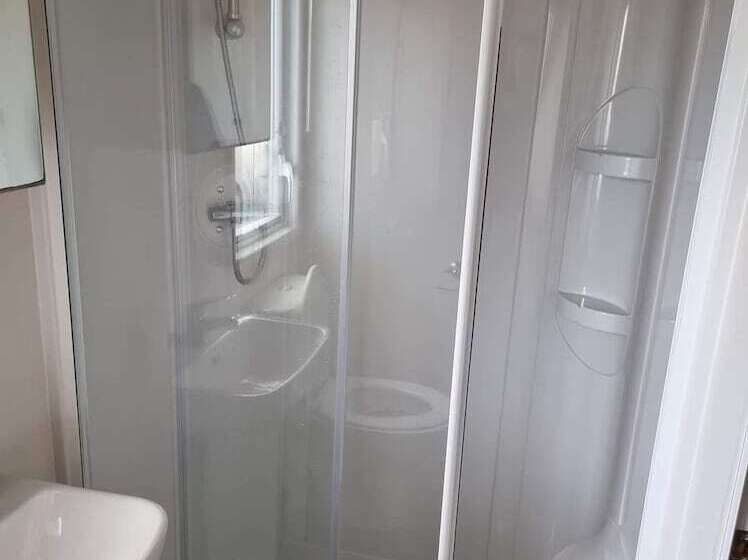 Stunning 2 Bed Caravan In Prestatyn Dog Friendly