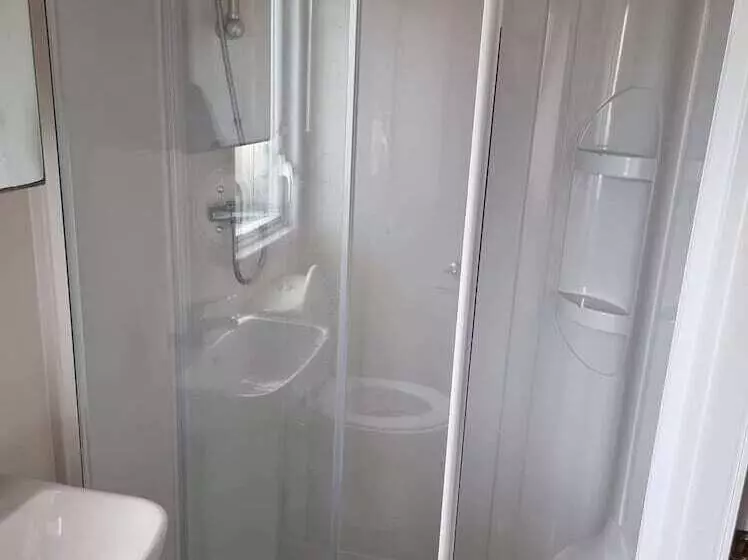 Stunning 2 Bed Caravan In Prestatyn Dog Friendly