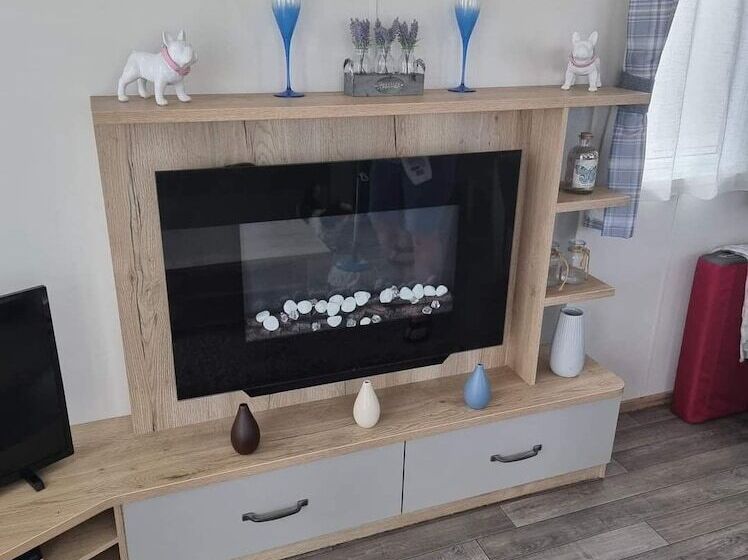 Stunning 2 Bed Caravan In Prestatyn Dog Friendly