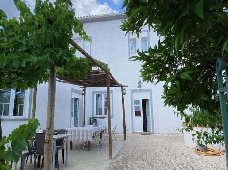 مبيت وإفطار Pias Guesthouse