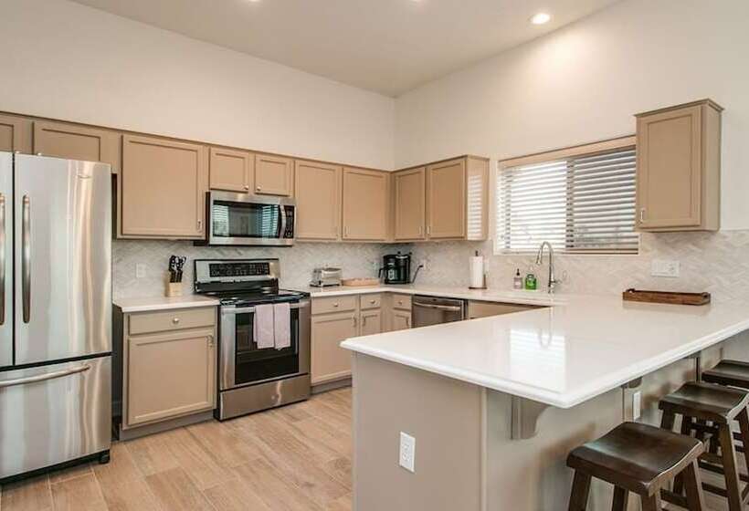 Breathtaking Views & Htd Pool In Fountain Hills!