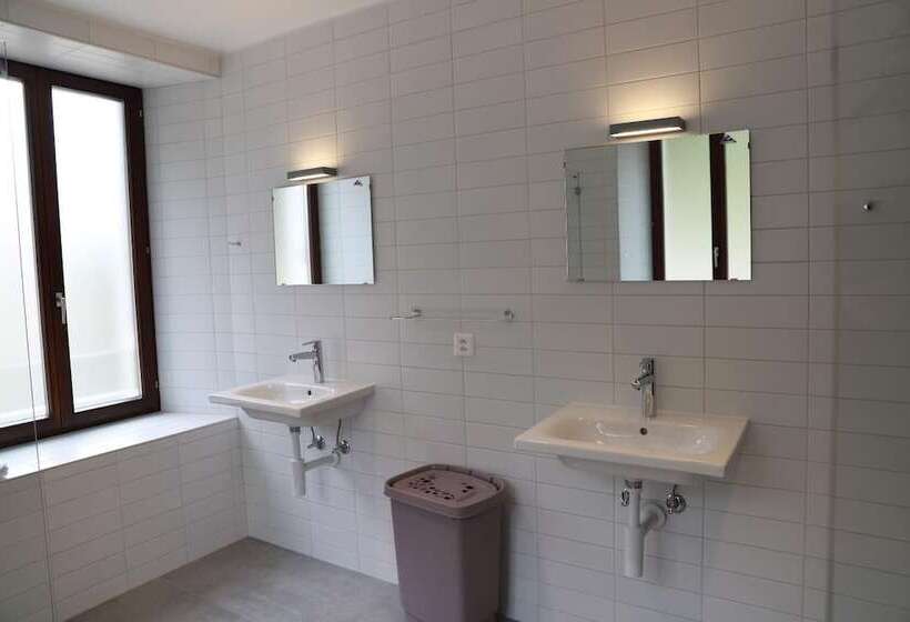 Hostelli L Auberge De Noiraigue