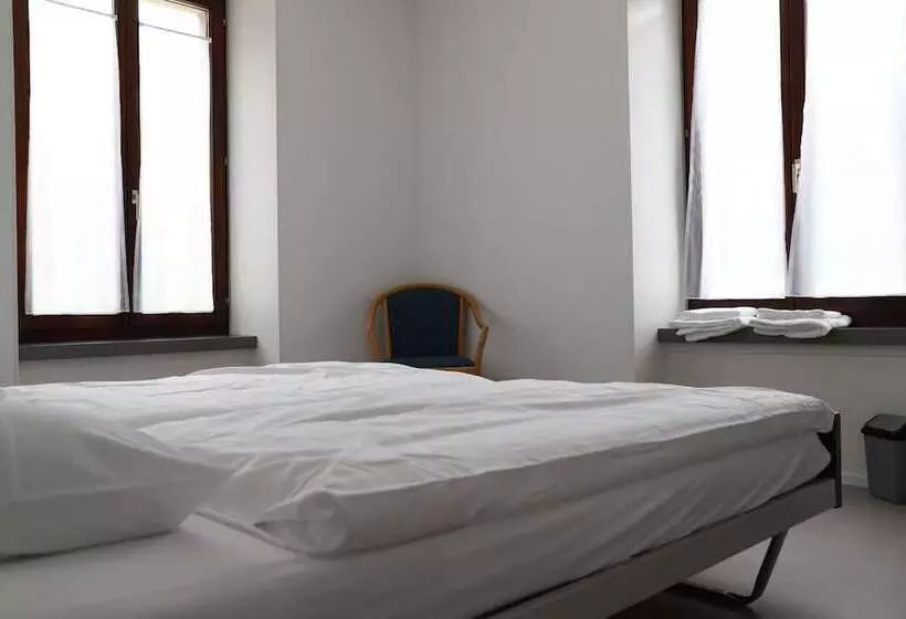 Hostelli L Auberge De Noiraigue