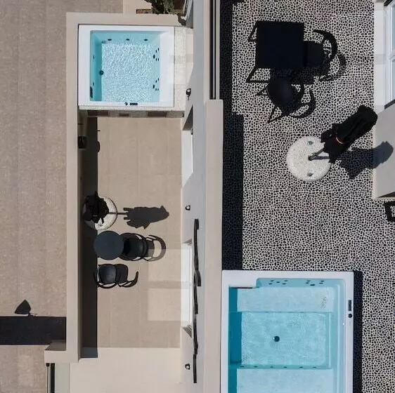 Hotelli Eden Beachfront Residences & Suites