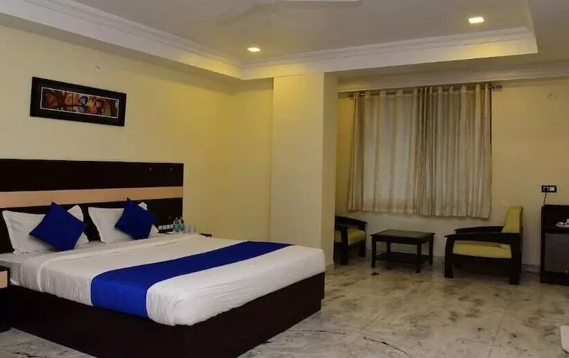 ホテル Mantri Residency