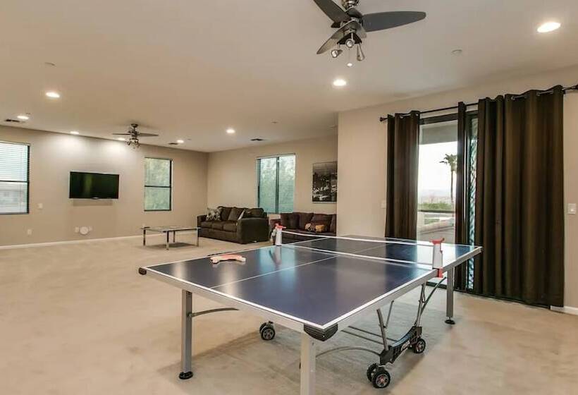 Luxe 4 Bdrm W/pool And Spa On Golf Course Lot!